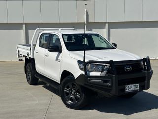 2023  Toyota Hilux SR Cab Chassis (Glacier White) Used Car Thumbnail