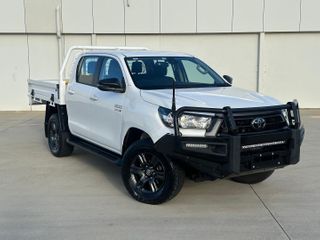 2023  Toyota Hilux SR Cab Chassis (Glacier White) Used Car Thumbnail