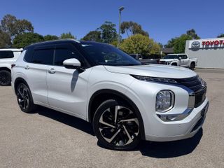 2023  Mitsubishi Outlander Exceed Tourer SUV (White) Used Car Thumbnail