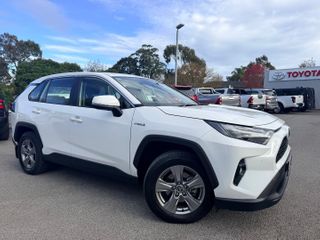 2023  Toyota RAV4 GX SUV (Glacier White) Used Car Thumbnail