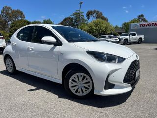 2025  Toyota Yaris Ascent Sport Hybrid Hatch (Glacier White) Used Car Thumbnail
