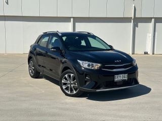 2024 Kia Stonic Sport SUV (Aurora Black) Used Car Thumbnail