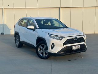 2022  Toyota RAV4 GX SUV (Glacier White) Used Car Thumbnail