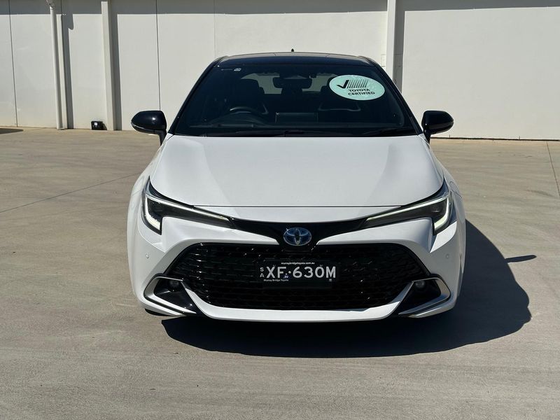 2023 Toyota Corolla ZR Hybrid Auto Photo 2