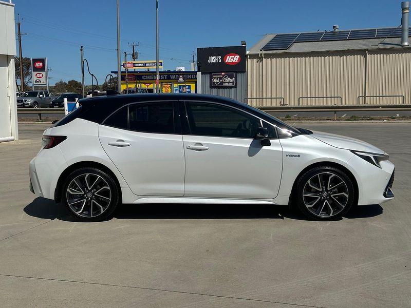 2023 Toyota Corolla ZR Hybrid Auto Photo 8