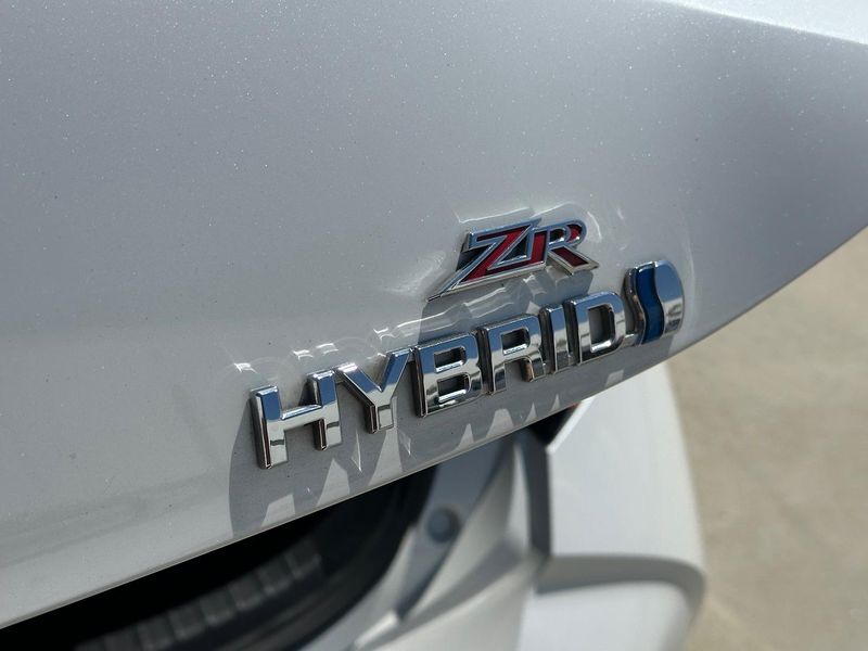 2023 Toyota Corolla ZR Hybrid Auto Photo 11