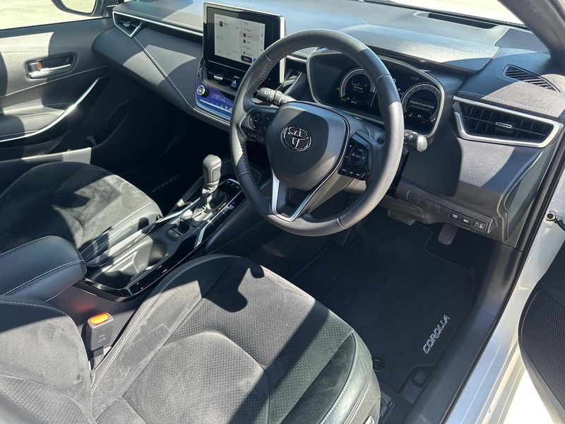 2023 Toyota Corolla ZR Hybrid Auto Photo 13