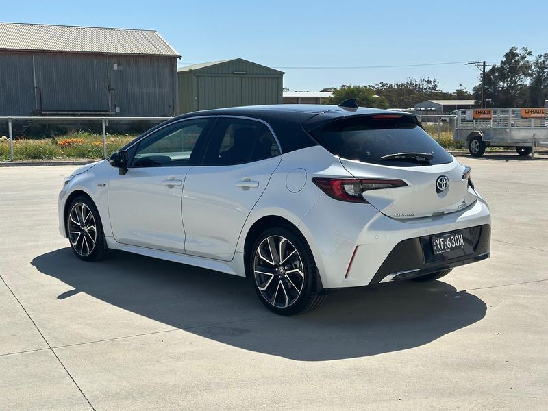 2023 Toyota Corolla ZR Hybrid Auto Photo 5