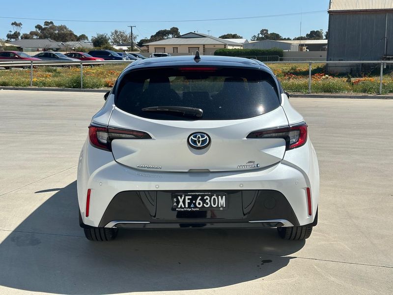 2023 Toyota Corolla ZR Hybrid Auto Photo 6