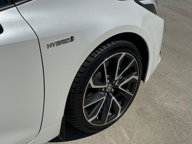 2023 Toyota Corolla ZR Hybrid Auto Photo 9