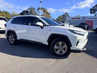 2024  Toyota RAV4 GX SUV (Glacier White) Used Car Thumbnail