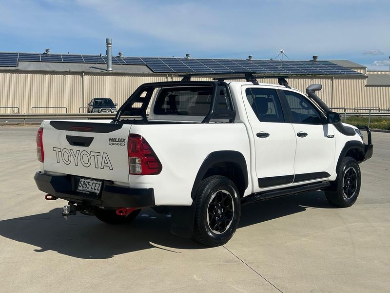 2019 Toyota Hilux Rugged Auto 4x4 Double Cab Photo 7