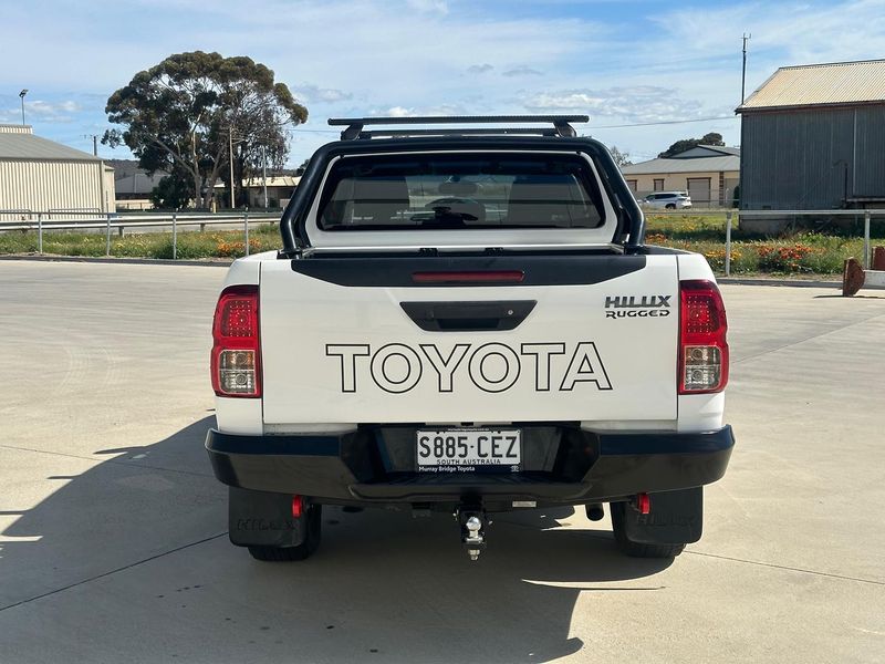 2019 Toyota Hilux Rugged Auto 4x4 Double Cab Photo 6