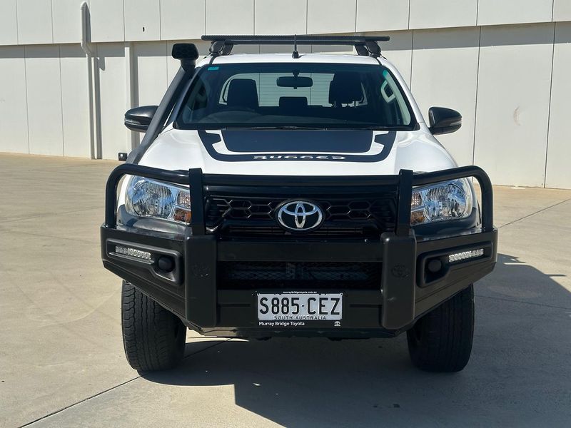 2019 Toyota Hilux Rugged Auto 4x4 Double Cab Photo 2
