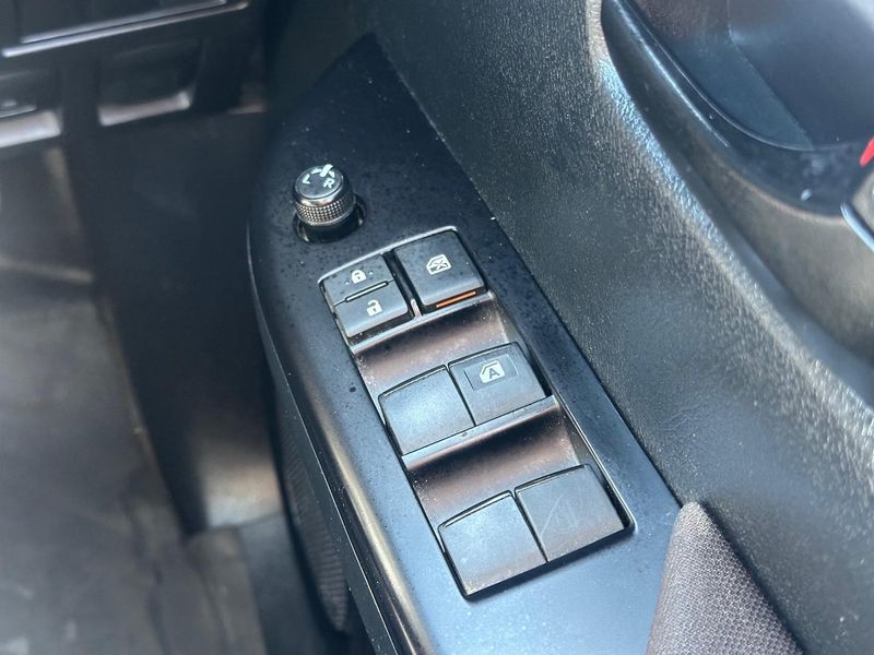 2019 Toyota Hilux Rugged Auto 4x4 Double Cab Photo 27