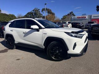 2024  Toyota RAV4 Cruiser SUV (Glacier White) Used Car Thumbnail