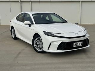 2024  Toyota Camry Ascent Sedan (Glacier White) Used Car Thumbnail