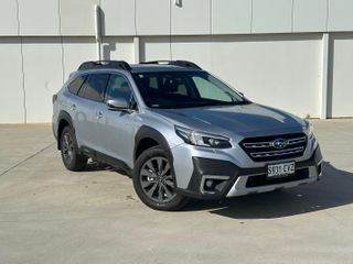 2023 Subaru Outback AWD SUV (Ice Silver) Used Car Thumbnail