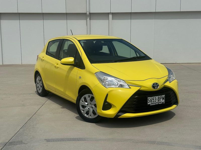 2017 Toyota Yaris Ascent Manual Photo 1