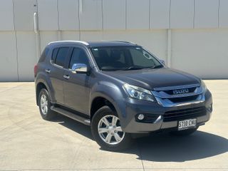 2016  Isuzu MU-X LS-T SUV (Obsidian Grey) Used Car Thumbnail