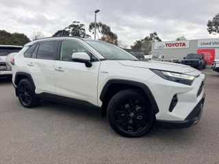 2022  Toyota RAV4 Cruiser SUV (Crystal Pearl) Used Car Thumbnail