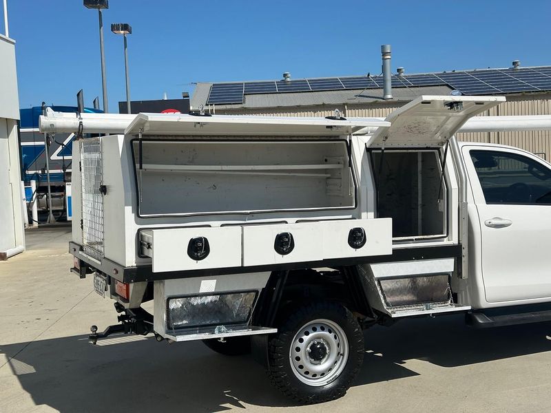 2023 Toyota Hilux SR Auto 4x4 Photo 11