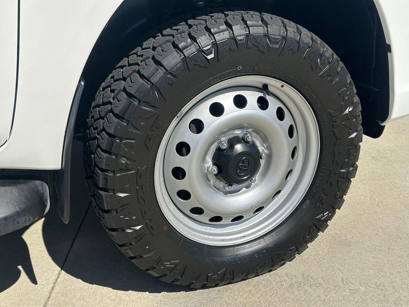 2023 Toyota Hilux SR Auto 4x4 Photo 10