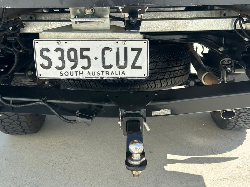 2023 Toyota Hilux SR Auto 4x4 Photo 13