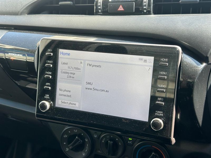 2023 Toyota Hilux SR Auto 4x4 Photo 17