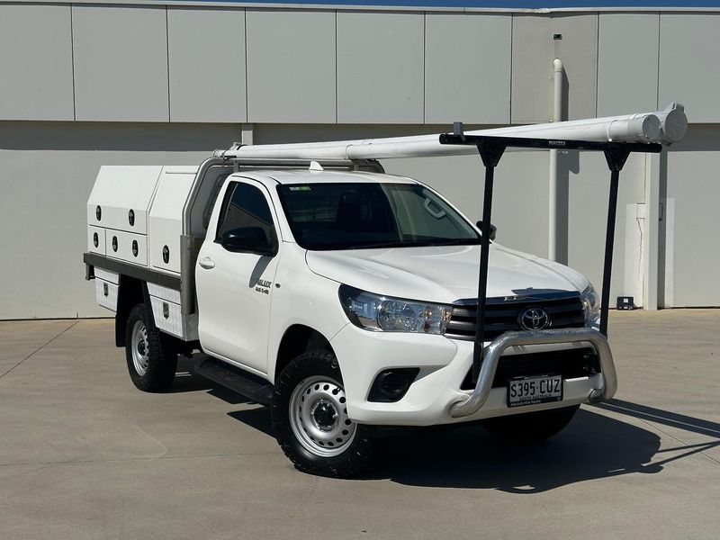 2023 Toyota Hilux SR Auto 4x4 Photo 1