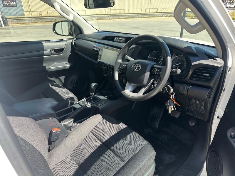 2023 Toyota Hilux SR Auto 4x4 Photo 14