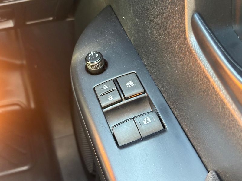 2023 Toyota Hilux SR Auto 4x4 Photo 26