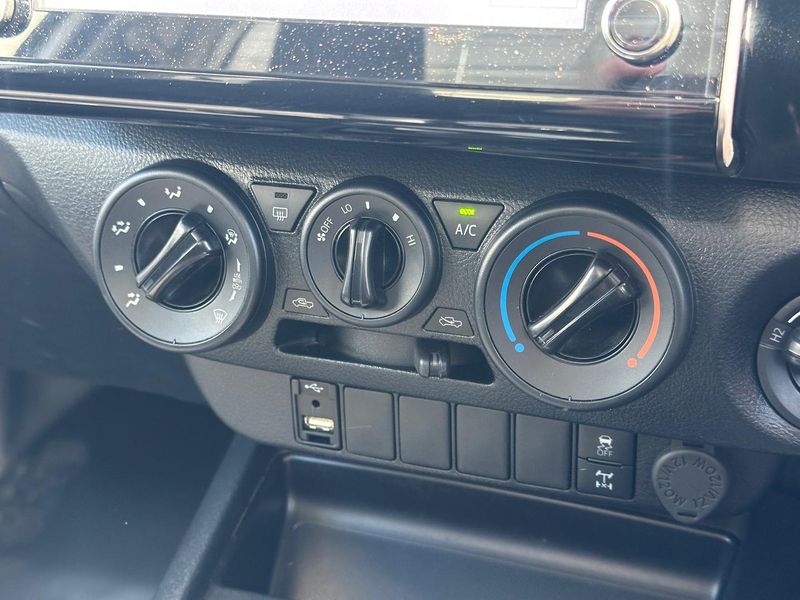 2023 Toyota Hilux SR Auto 4x4 Photo 20